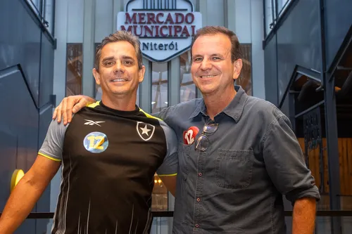 Os prefeitos Fabiano Horta e Eduardo Paes exploraram as instalações do Mercado Municipal