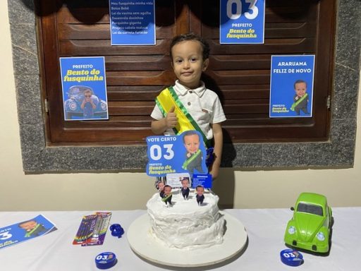 ‘Bento do Fusquinha’: criança tem festa de aniversário com tema de eleições em Araruama