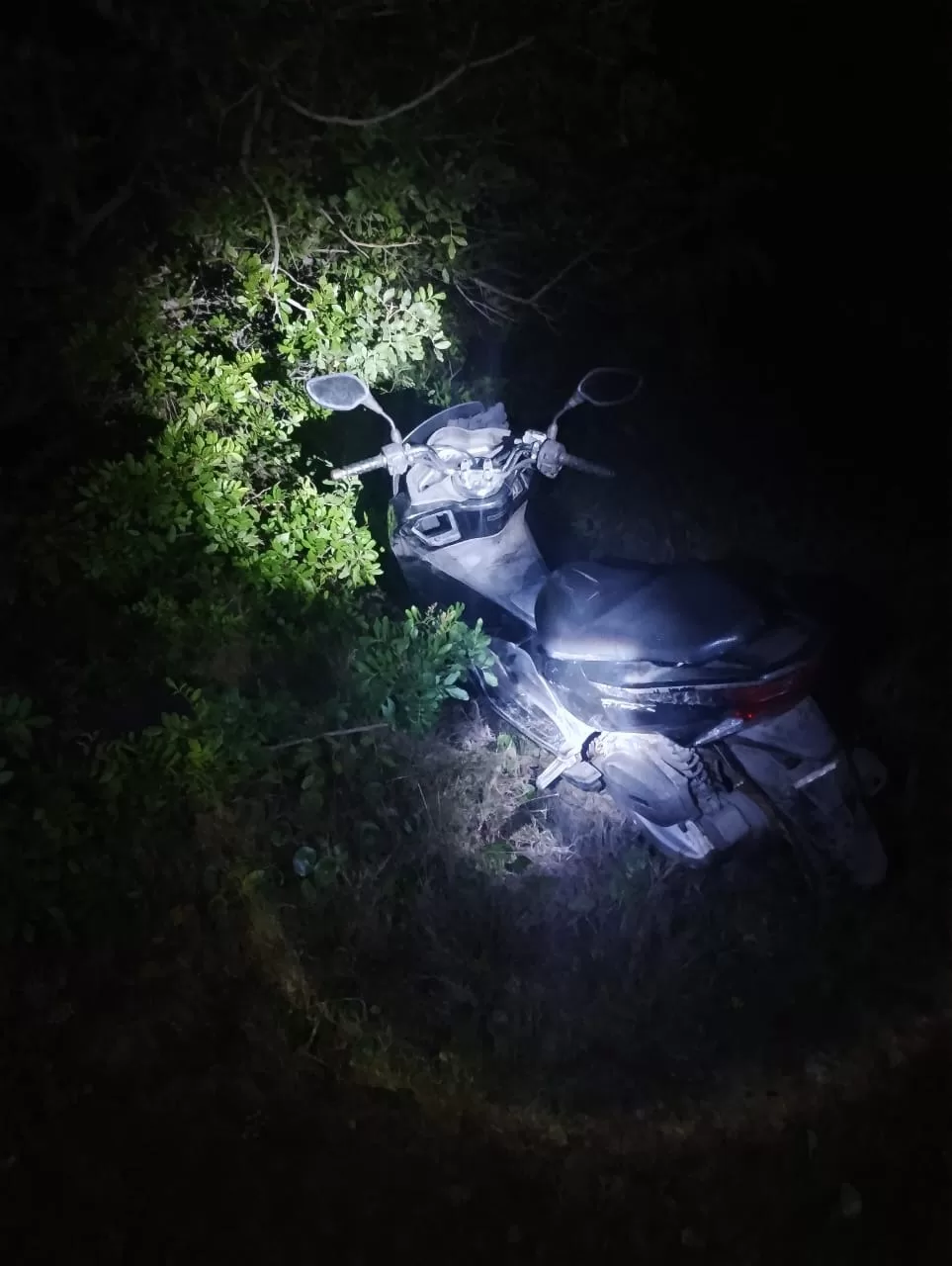 Motocicleta roubada é recuperada em Arraial do Cabo — RC24H