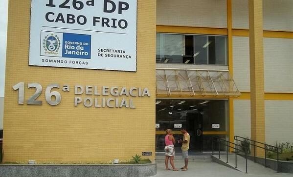 Elementos são presos após disparo de arma de fogo e furto a residência no bairro São Cristóvão, em Cabo Frio — RC24H