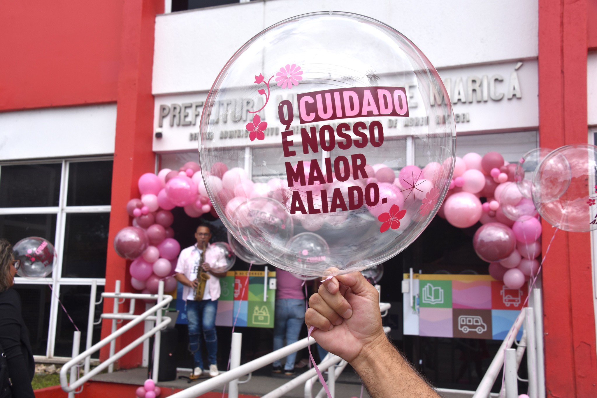 Prefeitura de Maricá reúne servidores em prol da campanha do Outubro Rosa