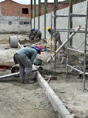 Prefeito Fábio do Pastel inspecionando as obras