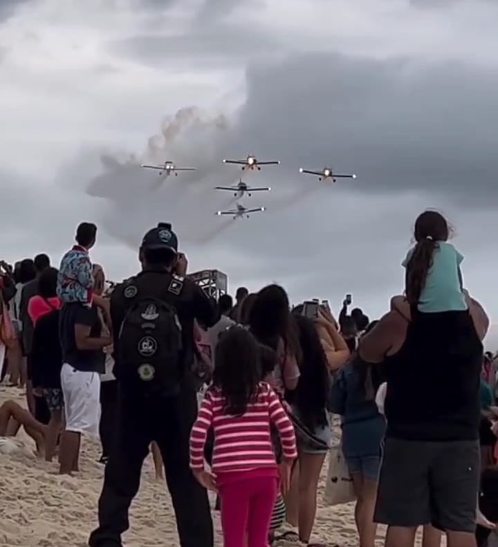 Esquadrilha Céu se apresenta neste domingo (13), na Praia de Itaúna, em Saquarema — RC24H