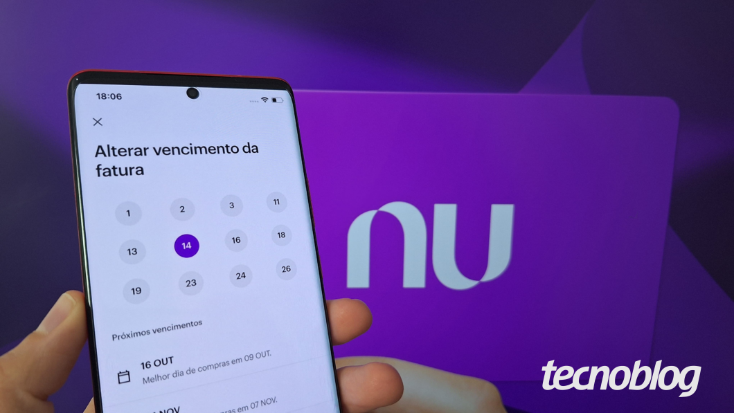 Celular exibindo o aplicativo Nubank com a tela para mudar a data de vencimento da fatura do cartão