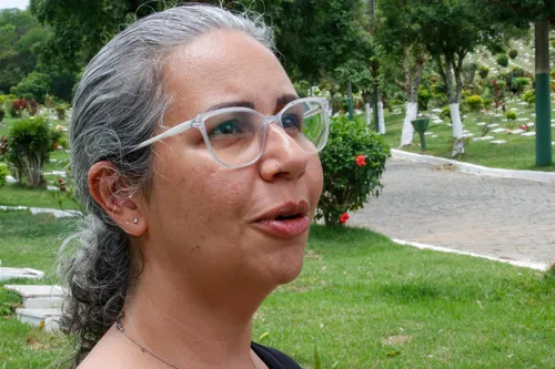 Daniele Carvalho, viúva de Anísio, expressou sua tristeza pela morte do marido.