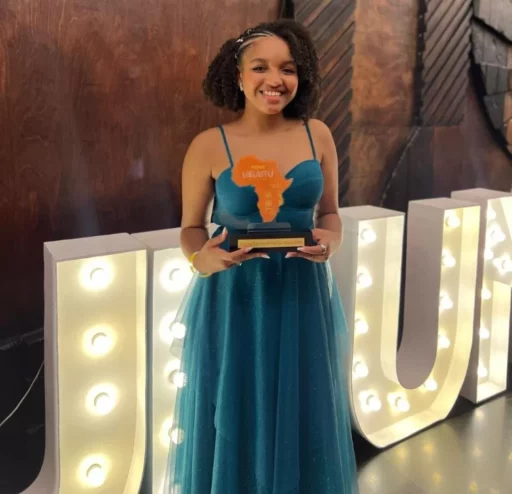 Atriz mirim de Cabo Frio ganha Prêmio Ubuntu de Cultura Negra na categoria infanto-juvenil — RC24H