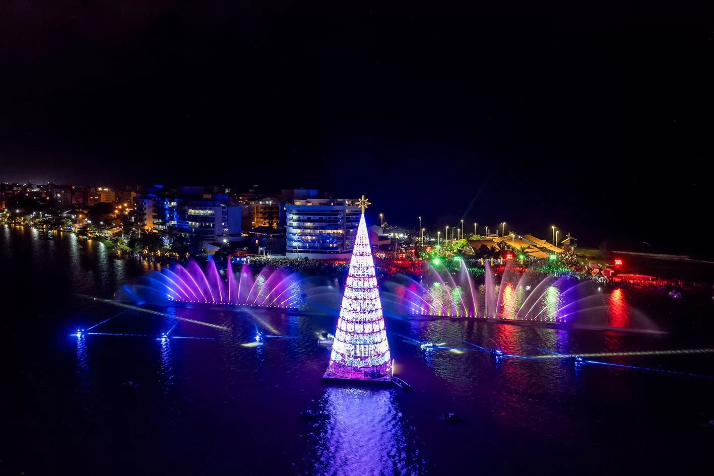 Macaé realiza 'Natal Magia' com vila do Papai Noel e espetáculo das águas dançantes — RC24H