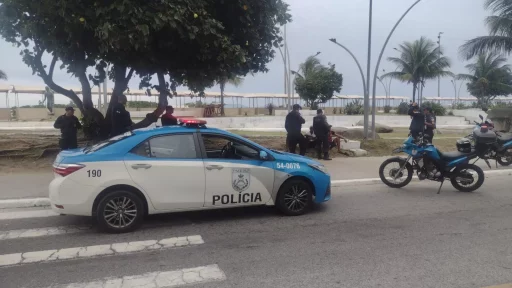 Ação contra flanelagem na Praia do Forte leva cinco à delegacia em Cabo Frio — RC24H