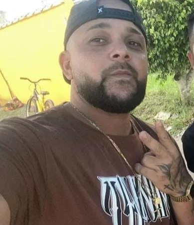 Homem é assassinado dentro de lanchonete em praça de Cabo Frio — RC24H