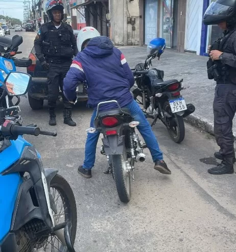 Homem é detido com motocicleta adulterada em Cabo Frio — RC24H