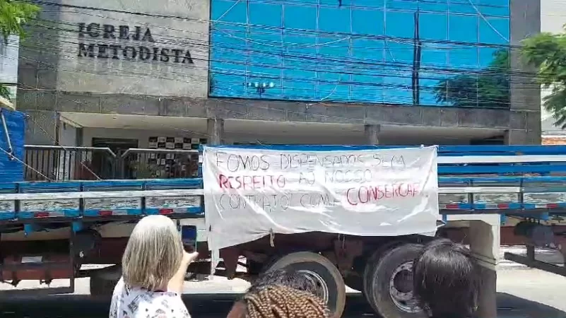 Motoristas de veículos pesados protestam contra descumprimento de contratos pela Prefeitura de Cabo Frio — RC24H