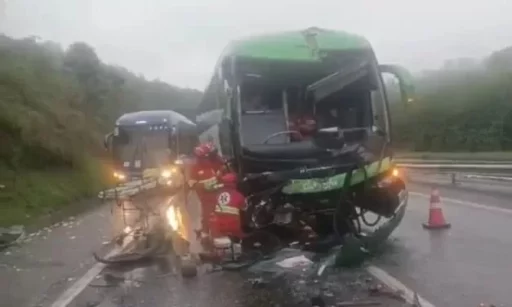 Ônibus de Divinópolis (MG) para Cabo Frio se envolve em grave acidente, mas todos sobrevivem — RC24H