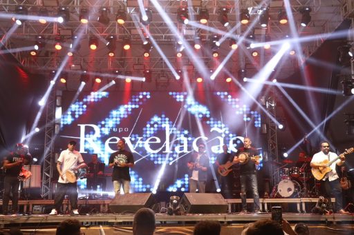 Grande show com grupo Revelação encerra a Expo Araruama 2024