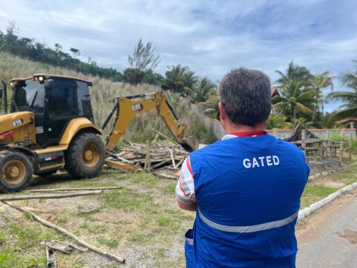 Maricá: Gated retira quiosque irregular no bairro de Ponta Negra