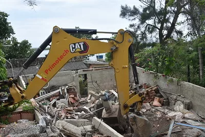 Obra irregular é interrompida na Barra de Maricá — RC24H