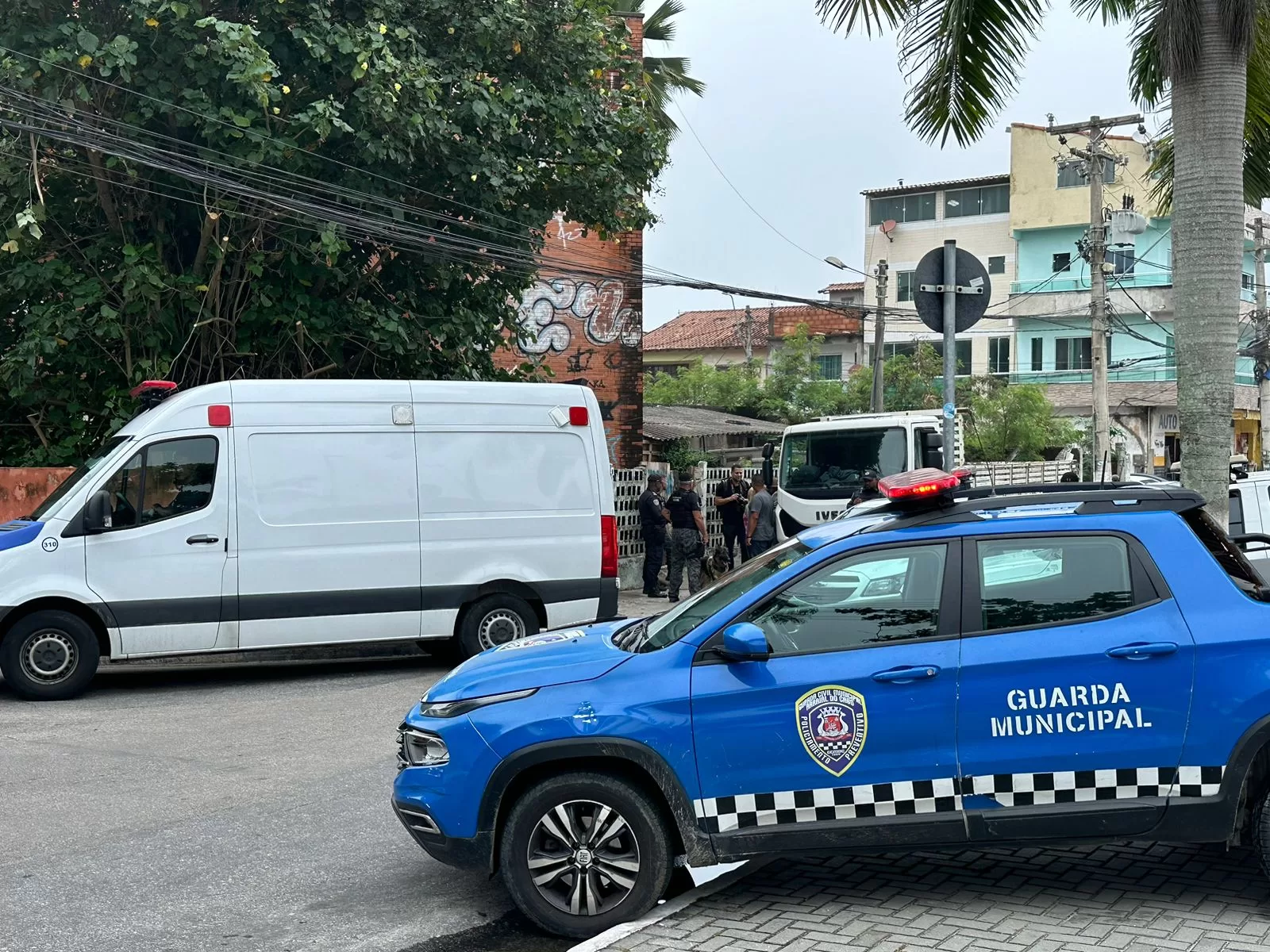 Prédio público desocupado em Arraial do Cabo após determinação judicial — RC24H