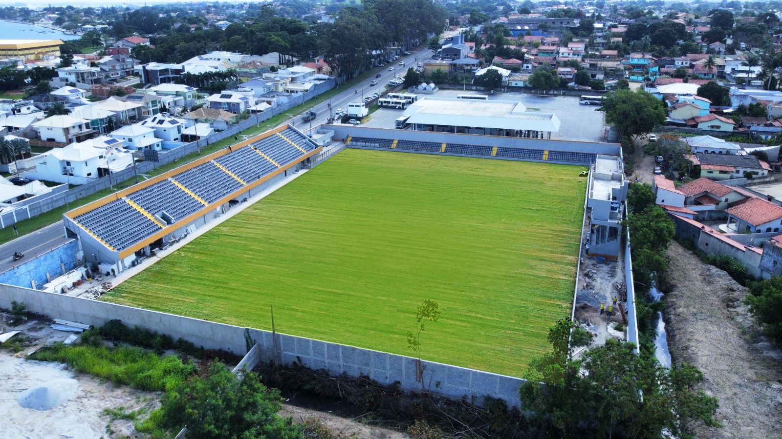 Araruama homenageia o Rei do Futebol com Estádio Municipal Rei Pelé