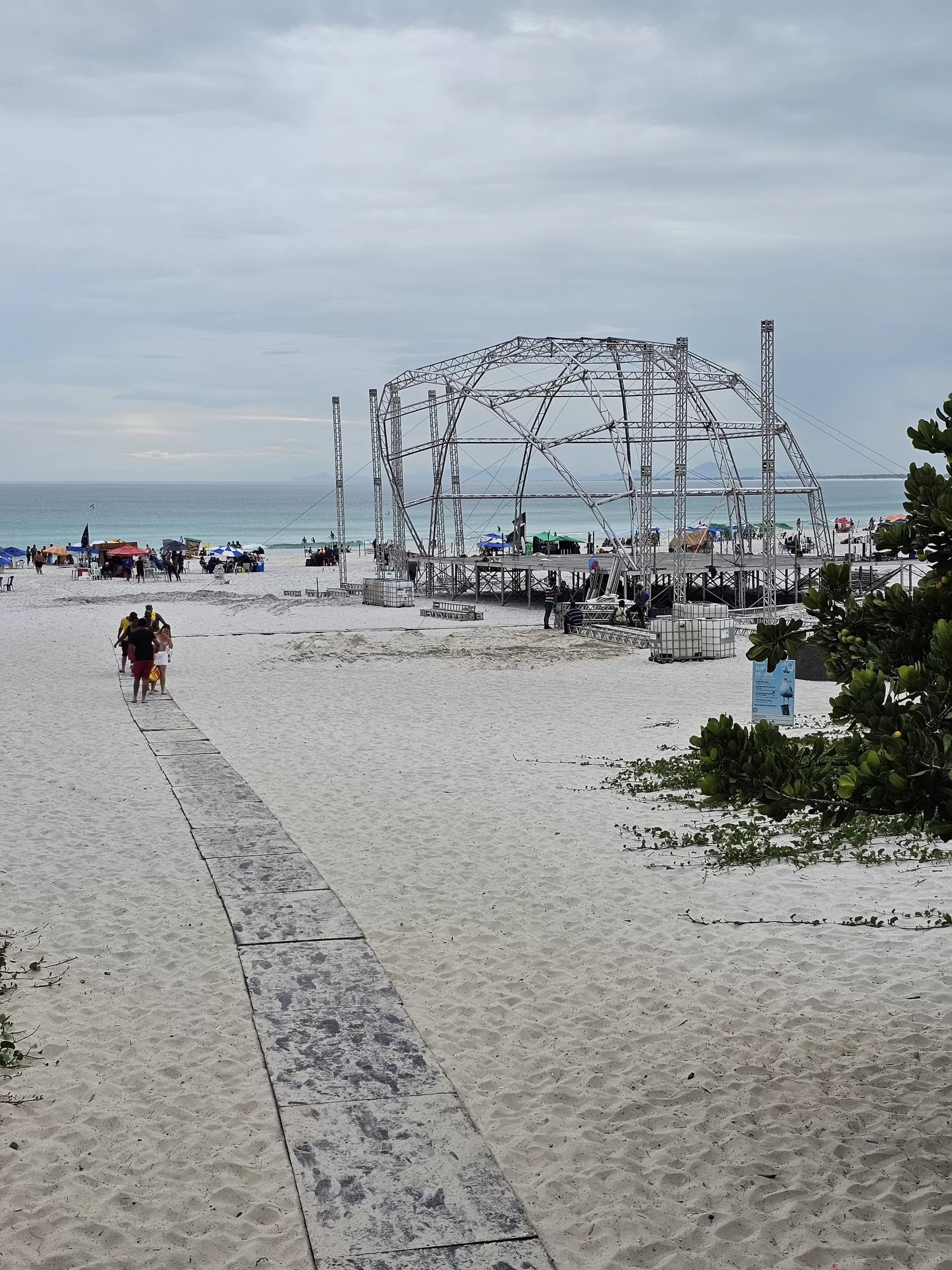 Arraial do Cabo inicia a preparação para os shows do Réveillon 2025 — RC24H