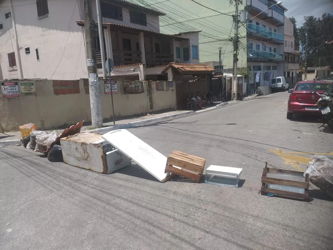 Moradores do Peró, em Cabo Frio, reclamam de falta de energia há três dias — RC24H