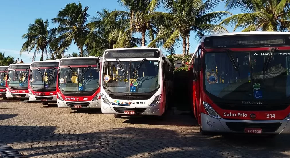 Salineira divulga programação de horários extras de ônibus para o Réveillon 2025 — RC24H