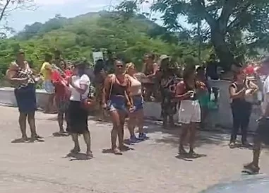 Beneficiárias da Moeda Social Itajuru protestam em Cabo Frio por falta de pagamento — RC24H