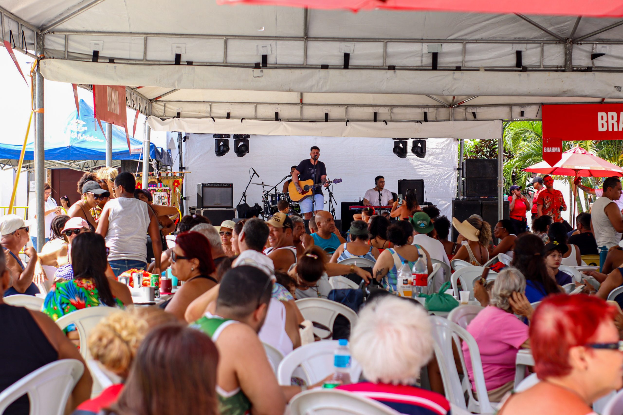 Festa do Peixe é sucesso no domingo (08) na Praia da Baleia em São Pedro da Aldeia