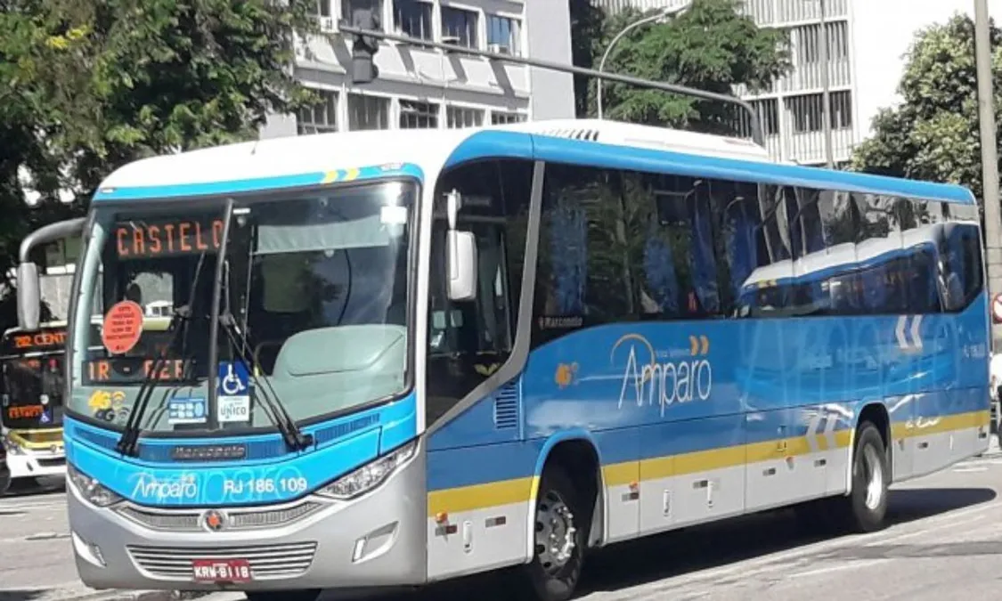 Assaltantes levam ônibus de Maricá para comunidade no Rio | Enfoco