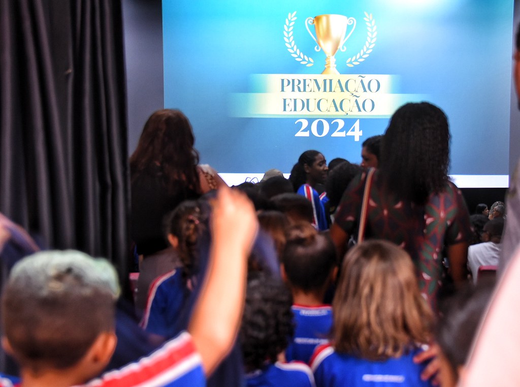 Maricá: Educação premia melhores colocados em competições nacionais