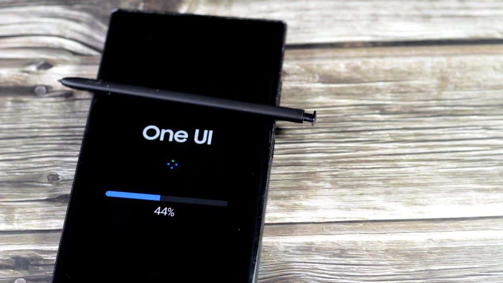 Celular da Samsung utilizando One UI
