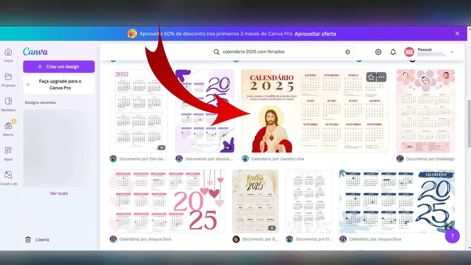 Selecionando modelo de calendário no Canva.