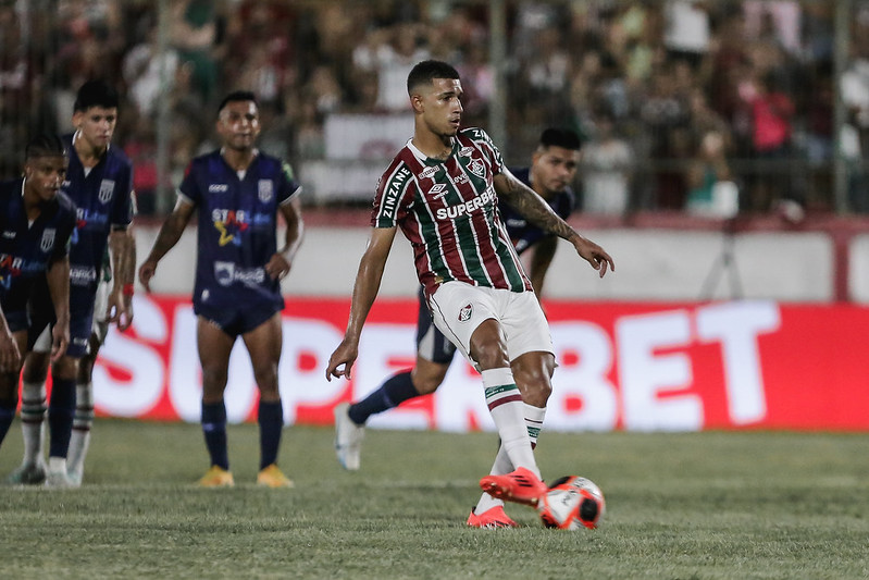 Kauã Elias do Fluminense, após marcar um gol em 2025, demonstra confiança em suas palavras sobre a vitória futura. Foto: Lucas Merçon FFC