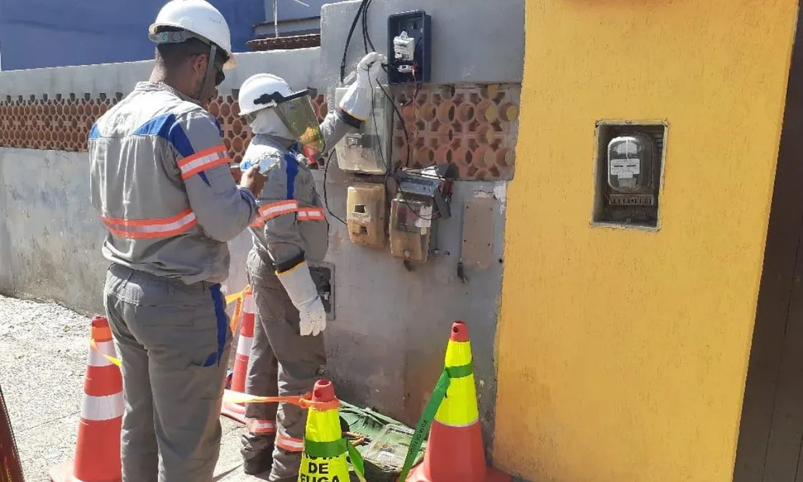 São Gonçalo e Magé lideram ranking de 'gatos' de luz no Rio | Enfoco