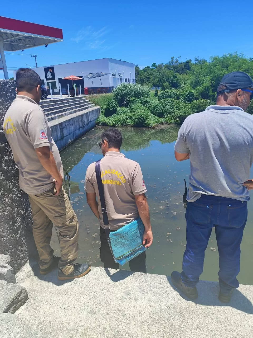 Condomínio de luxo em Arraial do Cabo é multado por jogar esgoto na lagoa — RC24H