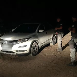 Veículo roubado é encontrado em Arraial do Cabo durante operação de segurança — RC24H