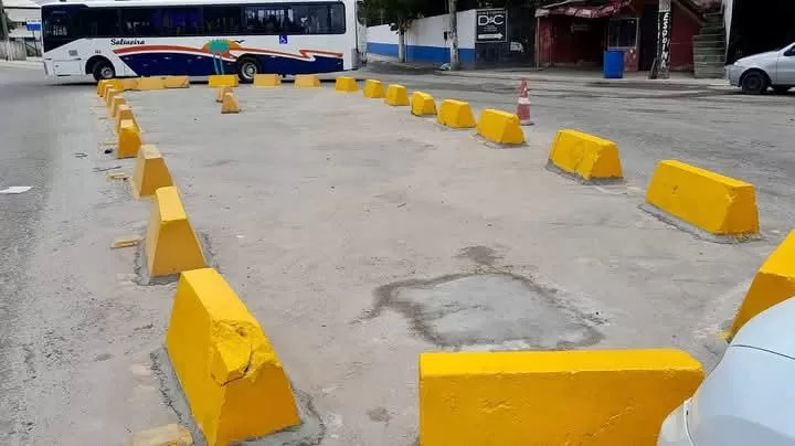 Cabo Frio realiza manutenção de barreiras na Avenida Wilson Mendes — RC24H