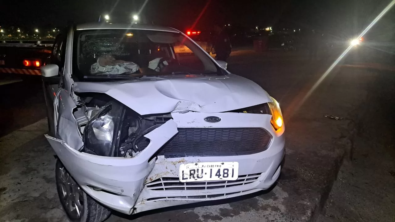 Perseguição policial termina em acidente no Canto do Forte e dois detidos em Cabo Frio — RC24H