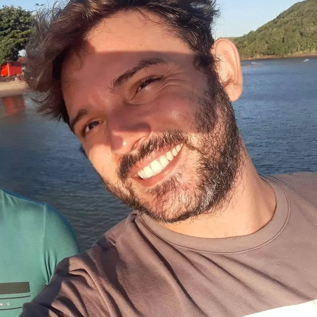 Cabelereiro é encontrado morto com requintes de crueldade em Macaé — RC24H