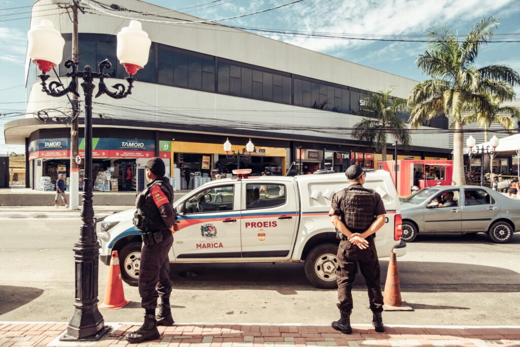 Washington Quaquá discorrendo sobre propostas de segurança pública em Maricá.