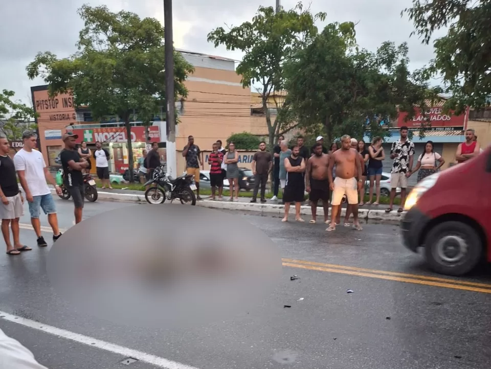 Motociclista morre após colidir com carro em Rio das Ostras — RC24H