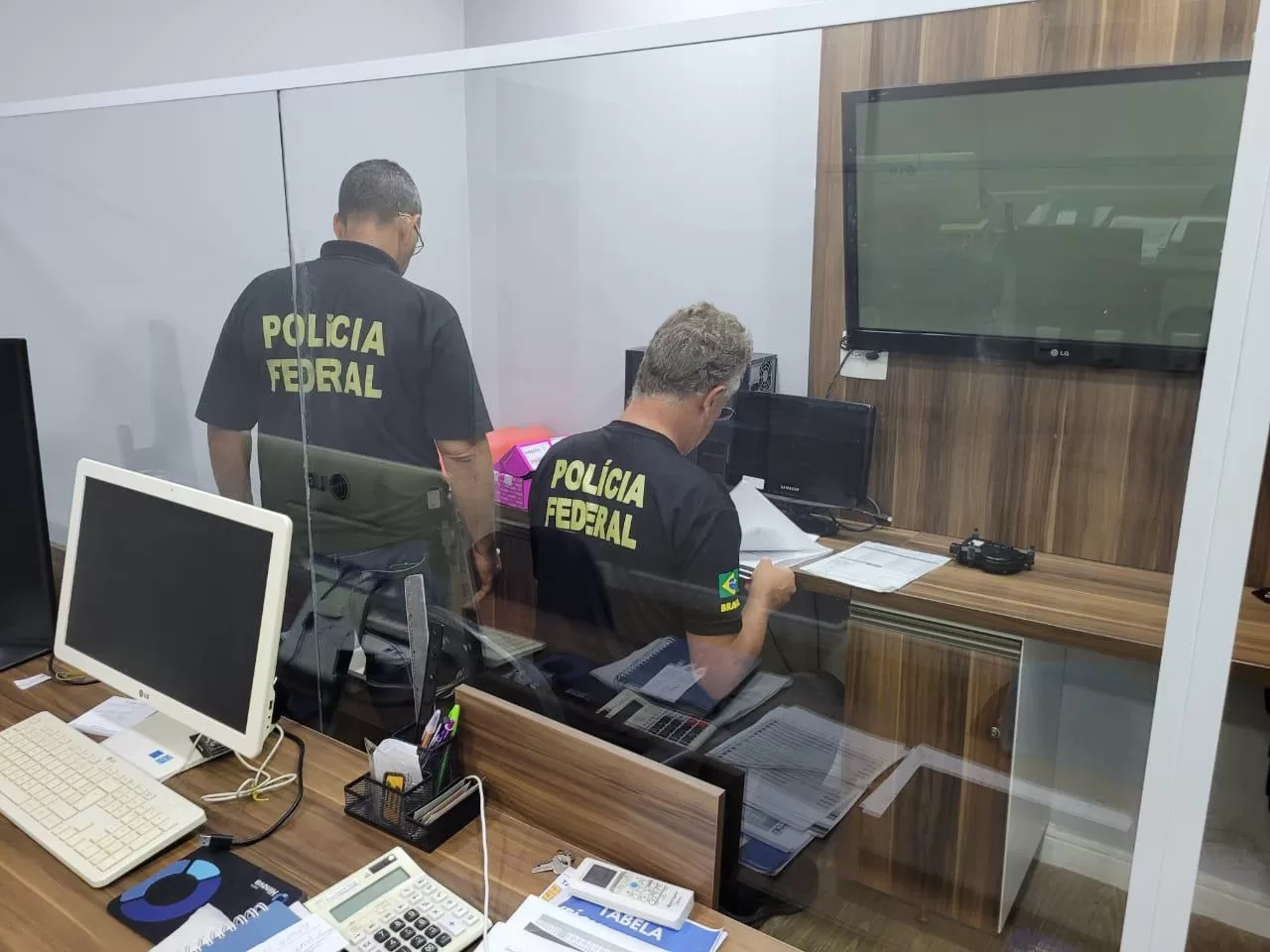 Polícia Federal deflagra operação contra fraudes em seguros automotivos na Região dos Lagos — RC24H