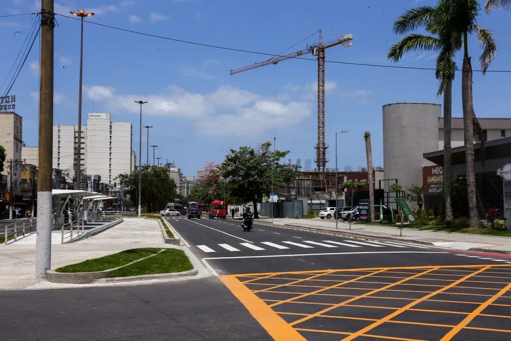 Faixa exclusiva de ônibus no Centro de Niterói é interditada | Enfoco