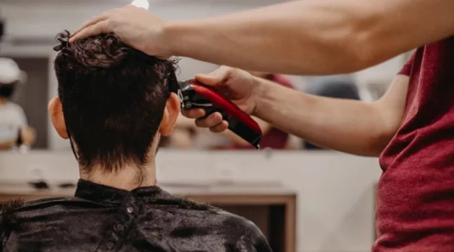 Arraial do Cabo abre vagas para curso de barbearia; saiba como se inscrever