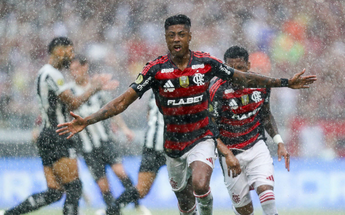 Botafoguenses levam no furingo e Flamengo passa o rolo compressor vencendo por 3x1 e é Campeão da Supercopa Rei.