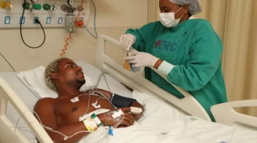 Hospital Roberto Chabo, em Araruama, tem aumento de mais de 100% em casos de politrauma no verão.
