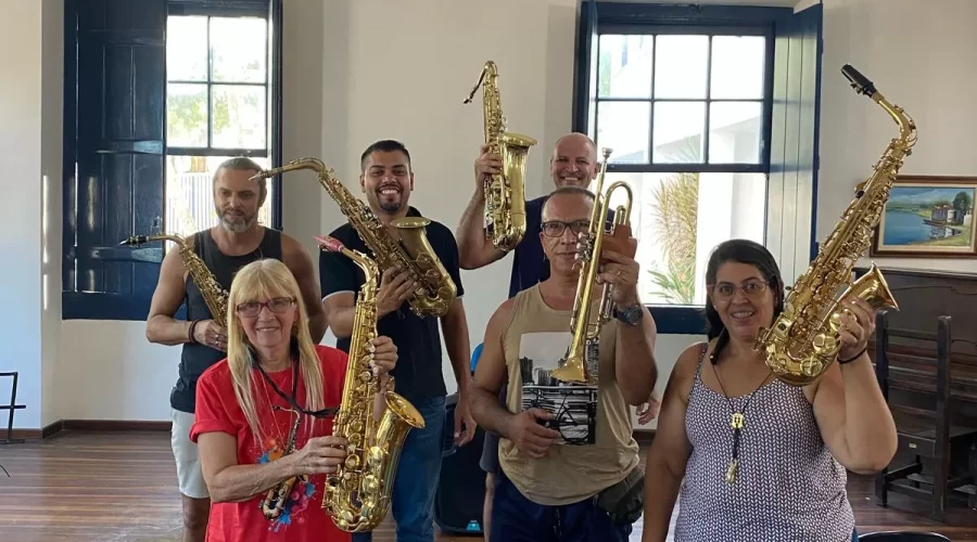Inscrições abertas para aulas gratuitas de teatro, música e canto em Araruama