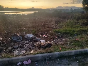 Homem é flagrado limpando terreno em área de preservação permanente em Saquarema — RC24H