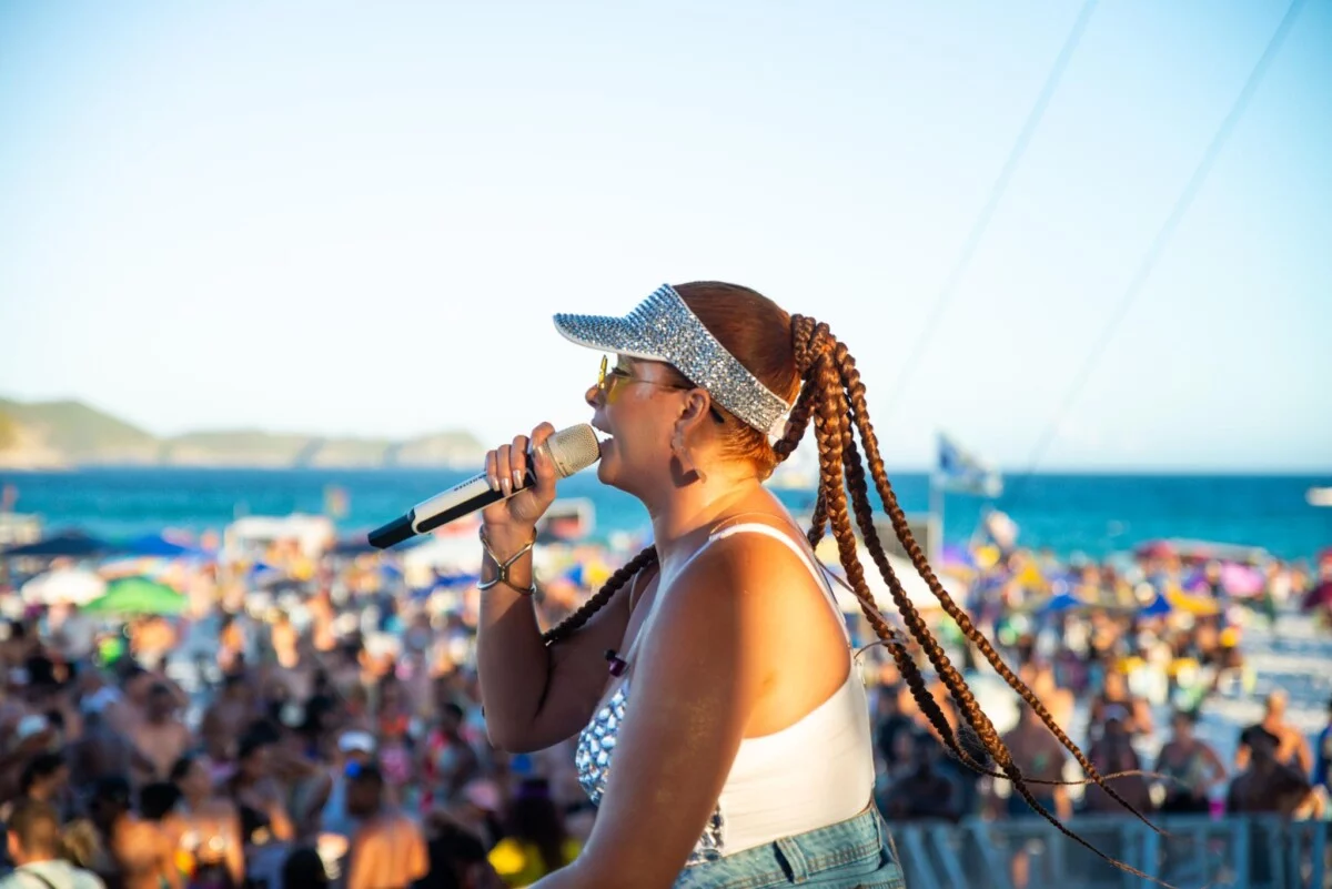 Domingo de Carnaval em Cabo Frio encanta foliões com organização e segurança