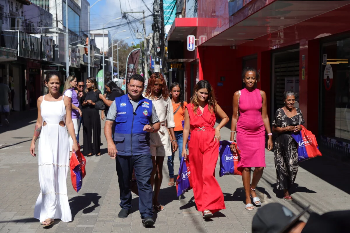 Mulheres em situação de rua recebem tratamento de beleza e resgatam autoestima no Dia Internacional da Mulher