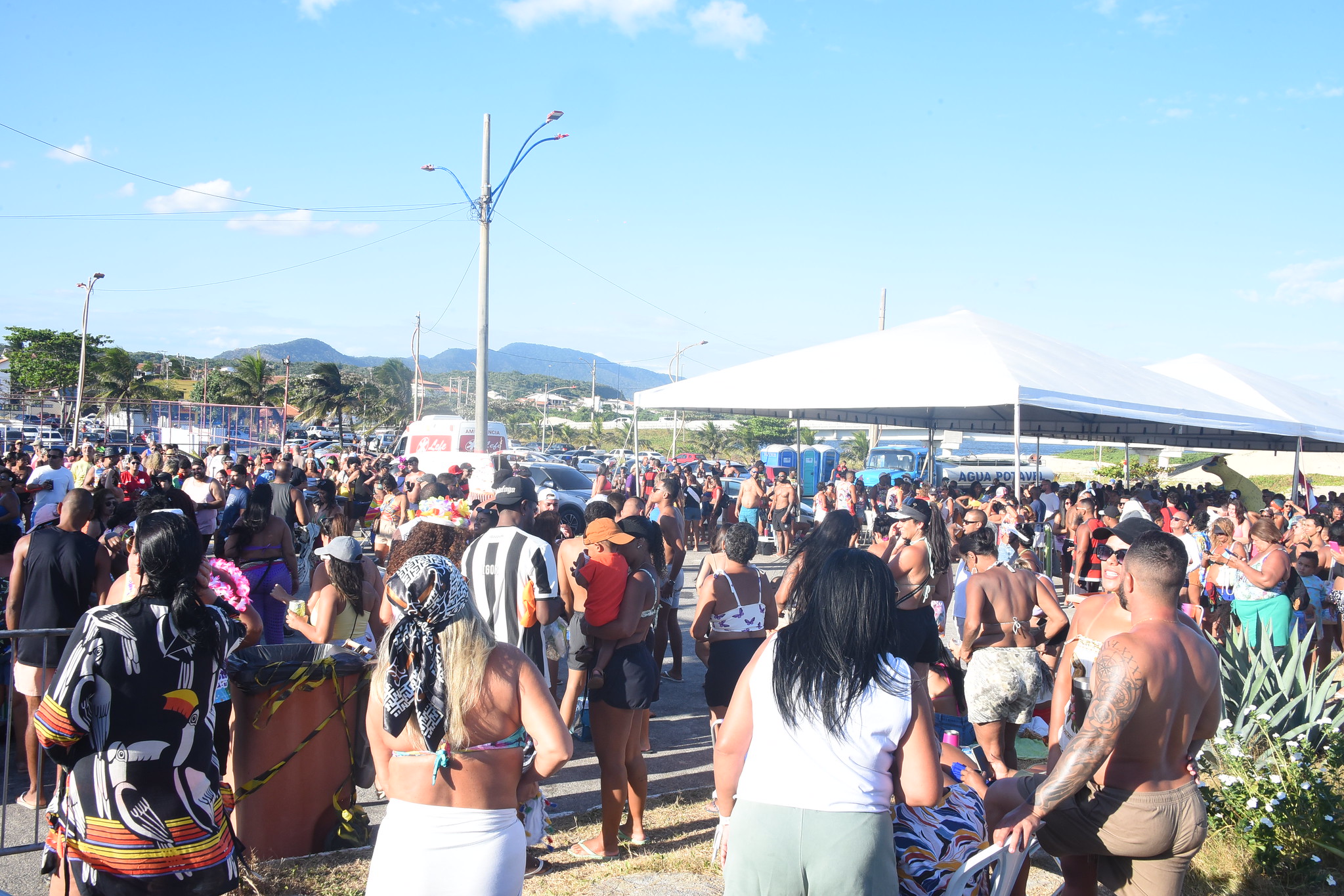 Dezenas de blocos carnavalescos contagiam o público na reta final do Carnaval, em Maricá