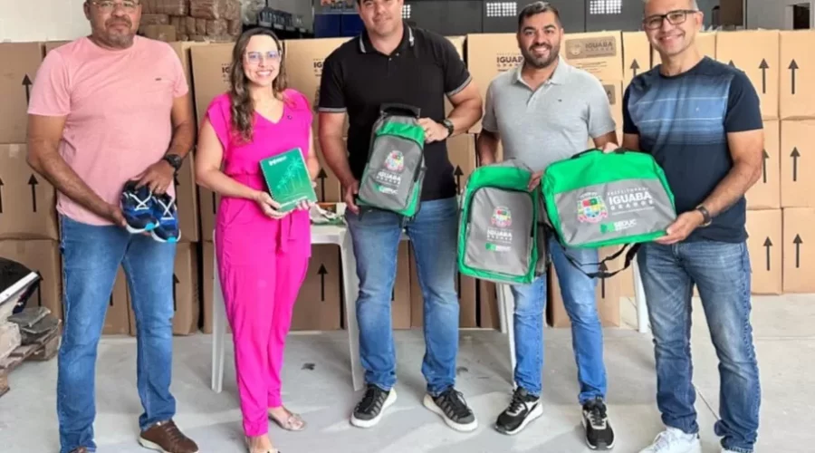 Iguaba Grande começa entrega de materiais escolares para alunos e professores da rede municipal